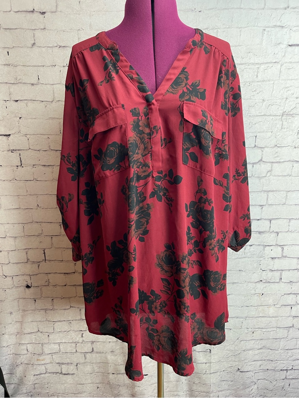 Torrid size 2 Harper blouse red with brown and black roses